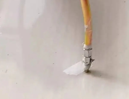 珠晖瓷砖空鼓维修公司专业解答在瓷砖铺贴过程中，如果使用的砂料过粗（如全部使用了粗砂），可能会导致以下问题